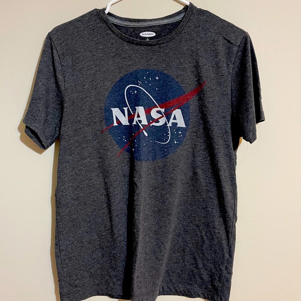 ⭐️ Old Navy “NASA” T-shirt ⭐️